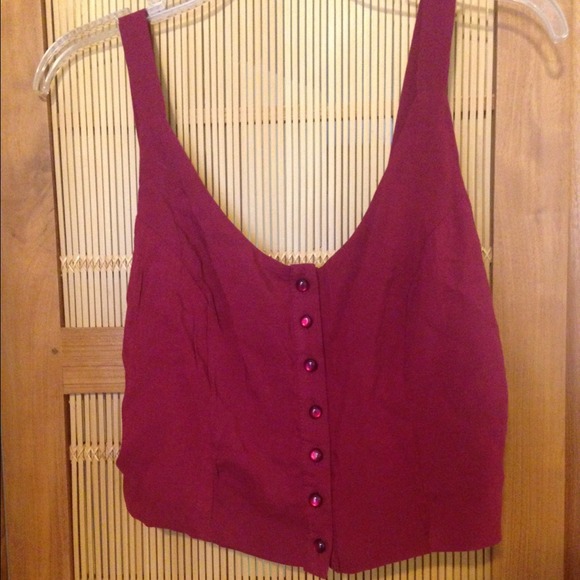 Red button up crop top - Picture 2 of 3