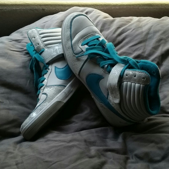 Nike high top shoes