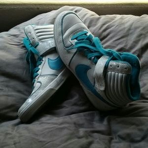 Nike high top shoes