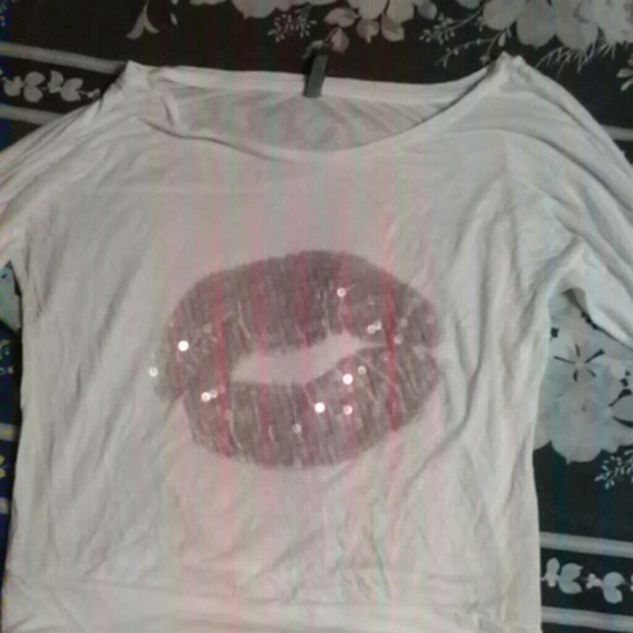 solid white pink lip design sequin long sleeve top - Picture 1 of 1