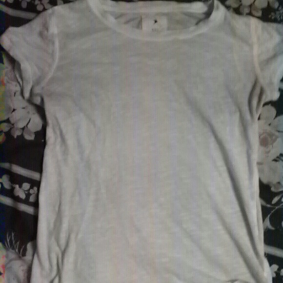 solid white T shirt