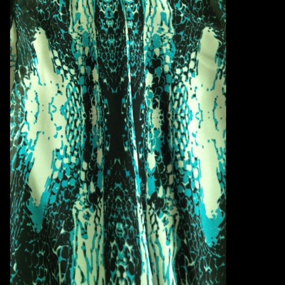 Jealous Tomato jumpsuit...2X HP 🎉🎉 - Picture 4 of 4