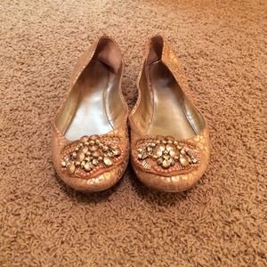 Kenneth Cole gold flats size 9