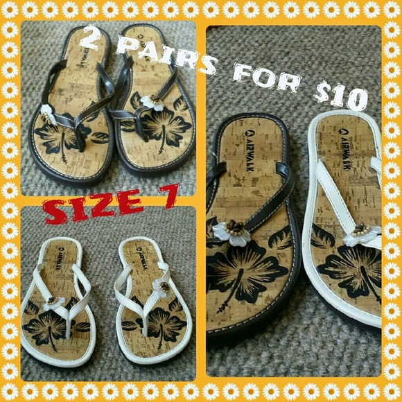 2 pairs of flipflops