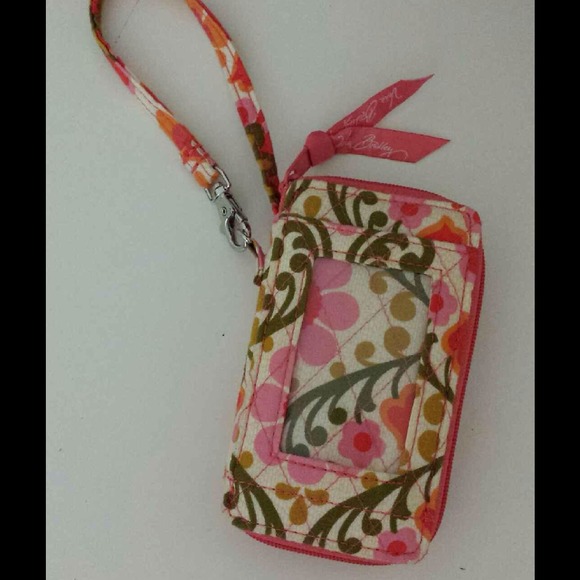 Vera Bradley All In One Wristlet - Picture 1 of 3