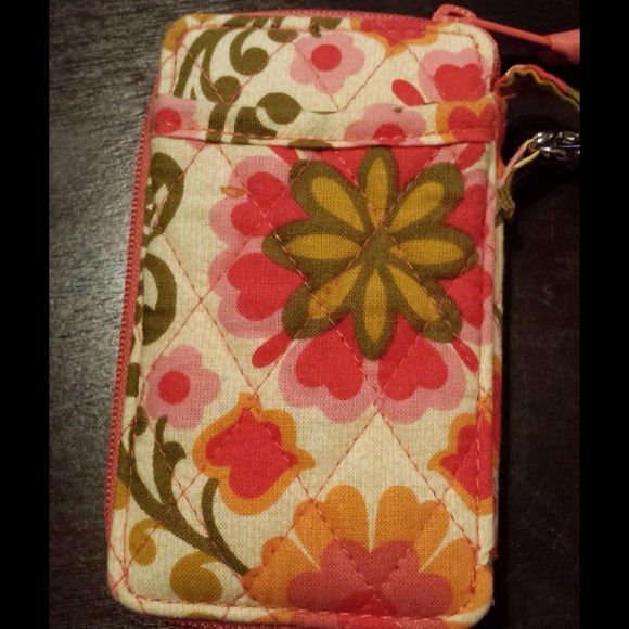 Vera Bradley All In One Wristlet - Picture 3 of 3