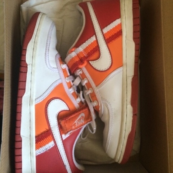 White low top nike with orange and red - Picture 2 of 2