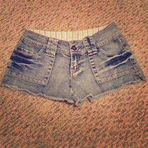 BLUE JEAN SHORTS