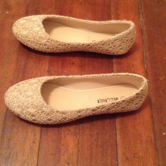 Flats - Picture 3 of 4