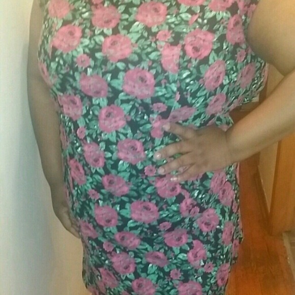 Forever 21 Dresses & Skirts - Floral dress