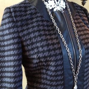 ⛔️SOLD⛔️Black and grey tailored jacket