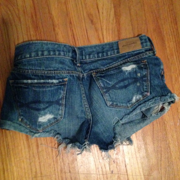 Denim Abercrombie shorts - Picture 2 of 2