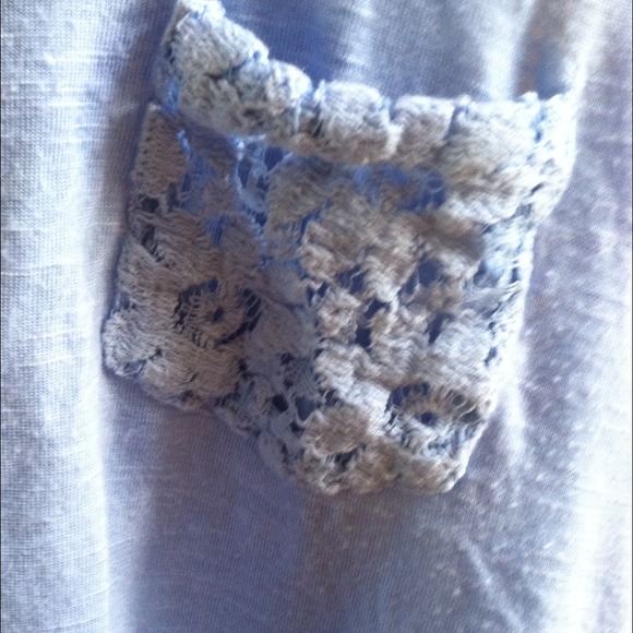 FLORAL LACE CROP TOP SIZE SM - Picture 3 of 3