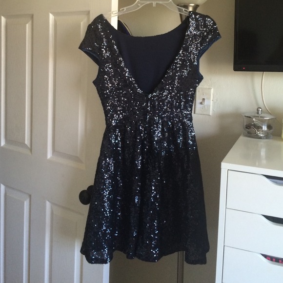 Blue sequence - Picture 2 of 3