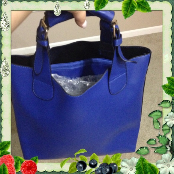 ** SOLD***Beautiful Blue Summer Tote