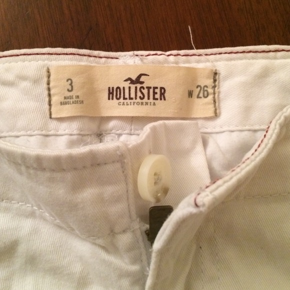 White Hollister shorts - Picture 2 of 4