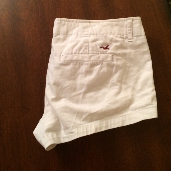 White Hollister shorts - Picture 3 of 4