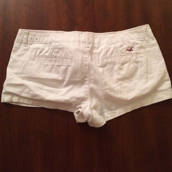 White Hollister shorts - Picture 4 of 4