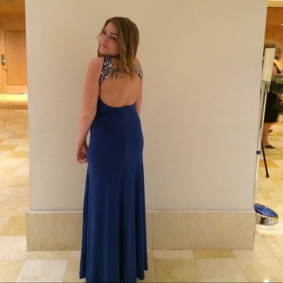 Gorgeous formal gown! - Picture 3 of 4