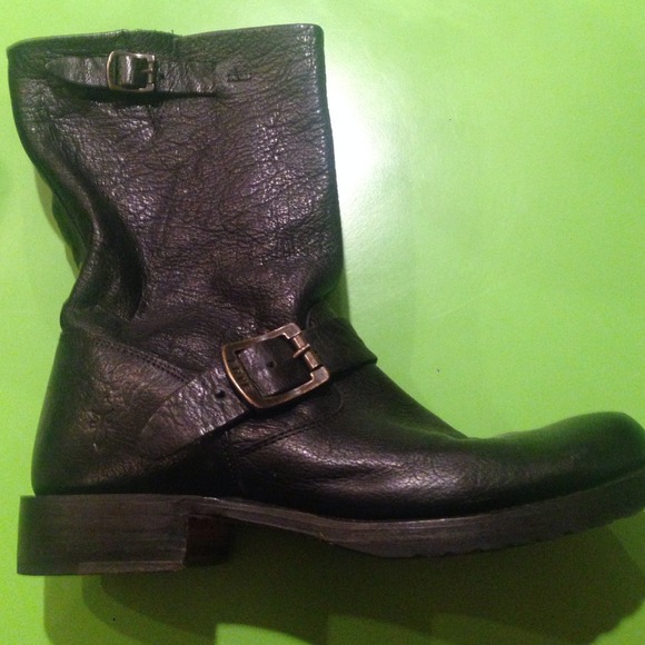 Frye Veronica Short Boots