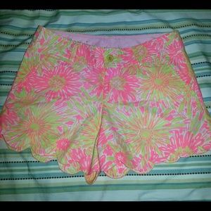 Sold**Lilly Pulitzer Sunkissed buttercup shorts