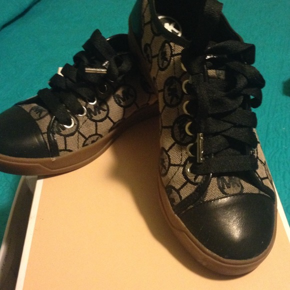 Mk snekers - Picture 4 of 4