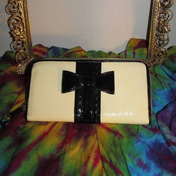 Betsey Johnson wallet