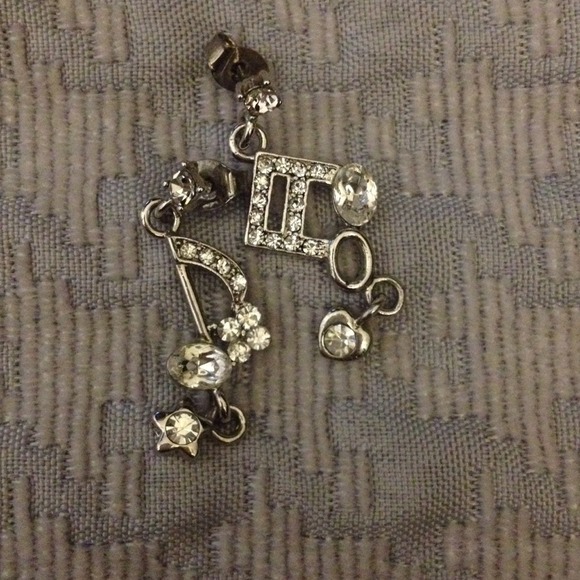 Earing - Picture 2 of 2