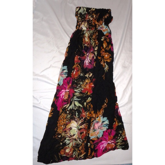 Gorgeous floral strapless maxi dress