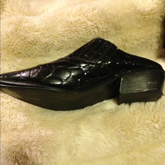 Faux Alligator Shoes🐊 - Picture 2 of 3