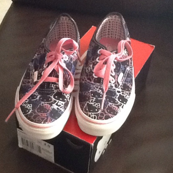 Hello Kitty Vans