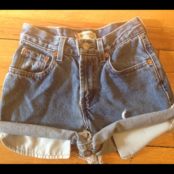 High waisted Levi shorts