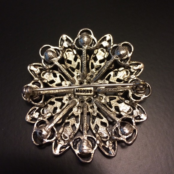 🎉HOST PICK🎉🌸Monet Broach🌸 - Picture 2 of 2