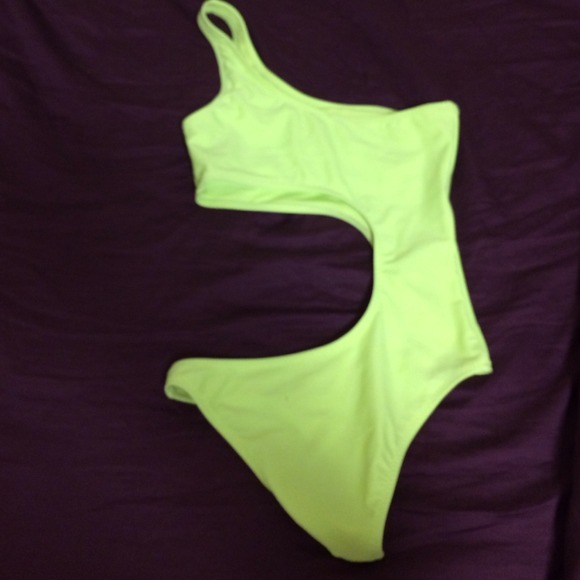 💚New Neon Swimsuite💚