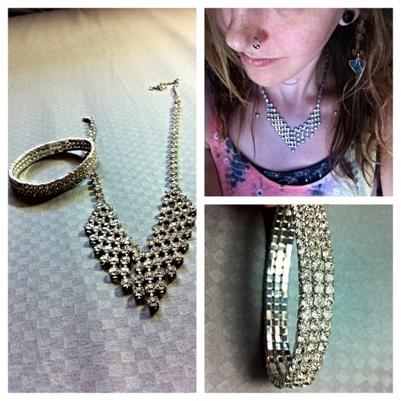 BUNDLE!  Crystal necklace and bracelet in silver