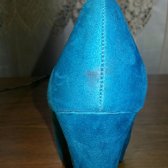 Turquoise Pumps - Picture 3 of 3