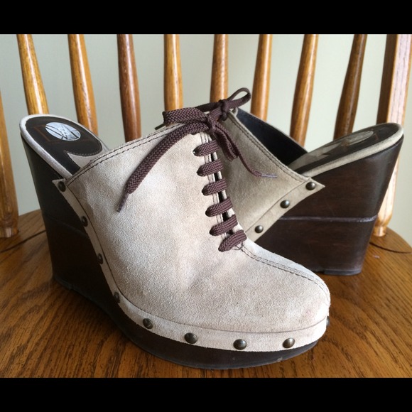 Diane Von Furstenberg Beige Suede Platform Mules