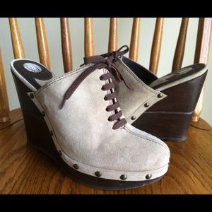 Diane Von Furstenberg Beige Suede Platform Mules