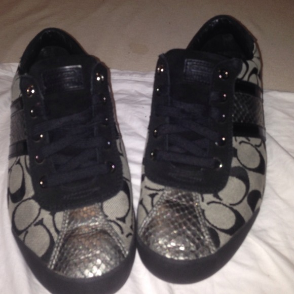 Coach shoes size 9.5