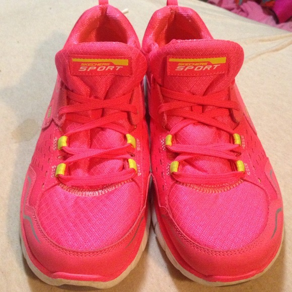 Skechers size 10