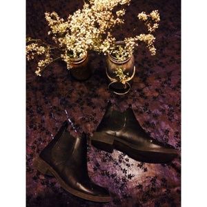DIVIDED Classic Black Ankle Boots