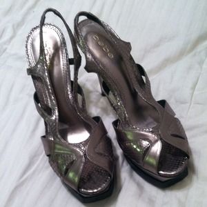 Bebe pewter dark silver snake leather heels 9