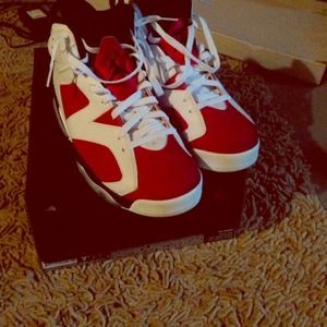 Carmine retro 6 sz 9.5