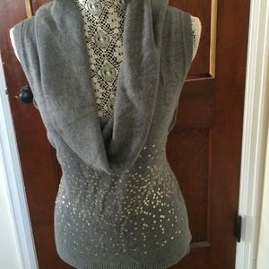 SOLD!Sleeveless sweater top SOLD!