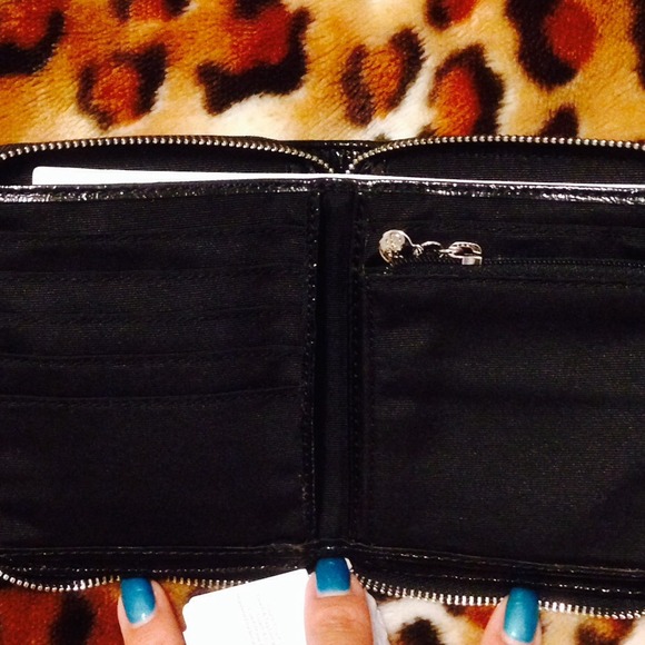 100% Authentic Med Coach Wallet - Picture 3 of 3