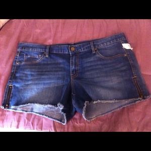 GAP 1969 Jean shorts with zippers