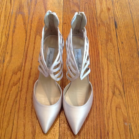 *SOLD* Monique Lhuillier Blush Satin Shoe
