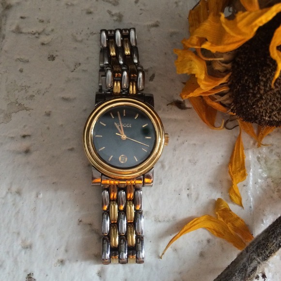 💯 Authentic💞  Gucci watch ⌚️Vintage 18K 💃