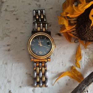 💯 Authentic💞  Gucci watch ⌚️Vintage 18K 💃