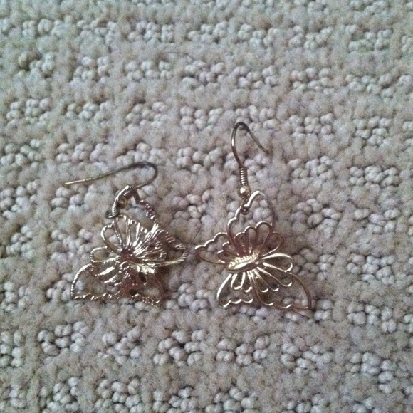 Earring bundle - Picture 3 of 4